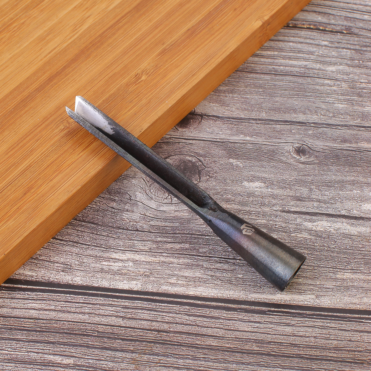 Woodworking Chisel Sharp V Shaped Blade FC825